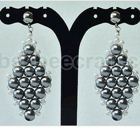 Bisutería PASO A PASO para hacer estos elegantes aretes con perlas // How to make earrings with pearl beads DIY
